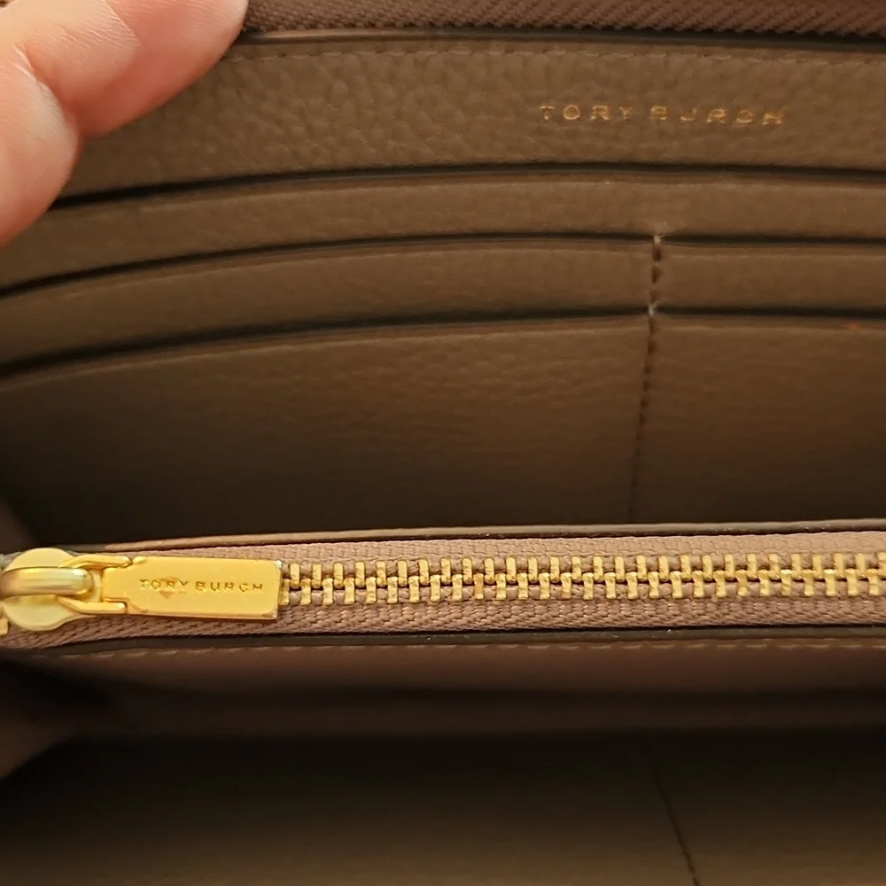 Tory Burch Wallet - Picture 4 of 9